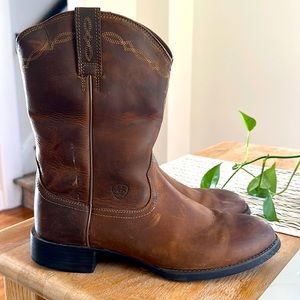 Men’s Ariat leather workboot size 11.5.